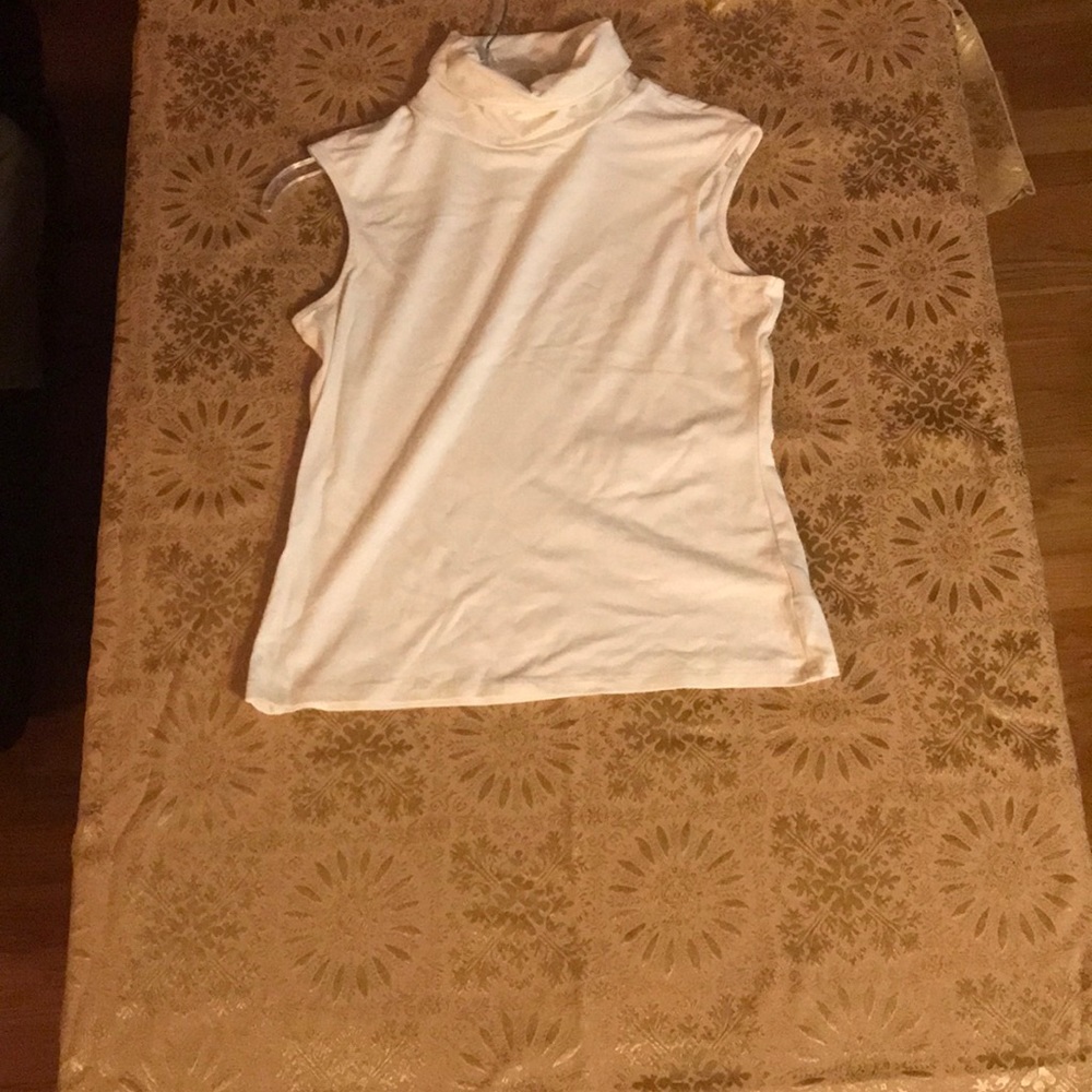 Sleeveless Liz Claiborne white shirt